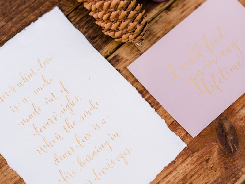Moderne kalligrafie voor styled bridal shoot - eventkalligrafie